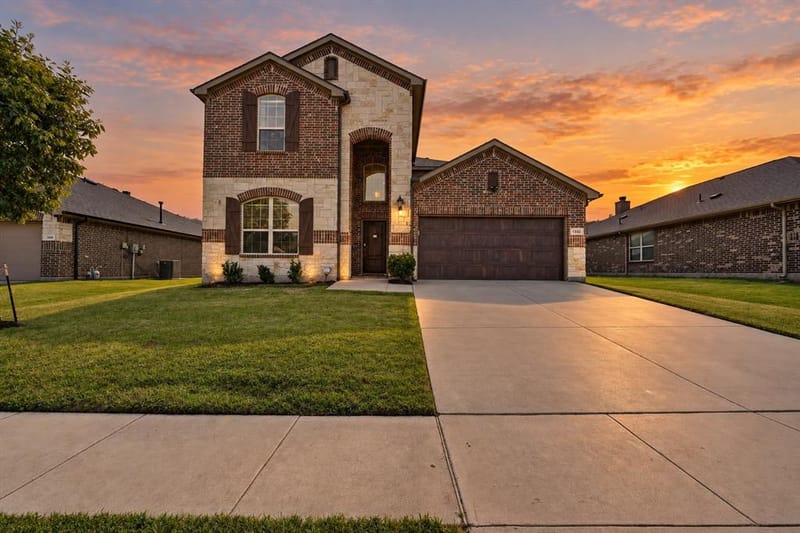 1332 Foxglove Lane, Burleson TX 76028