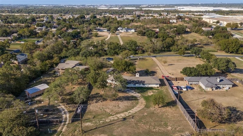 325 Crescent Drive, Grand Prairie TX 75050 - Photo 23