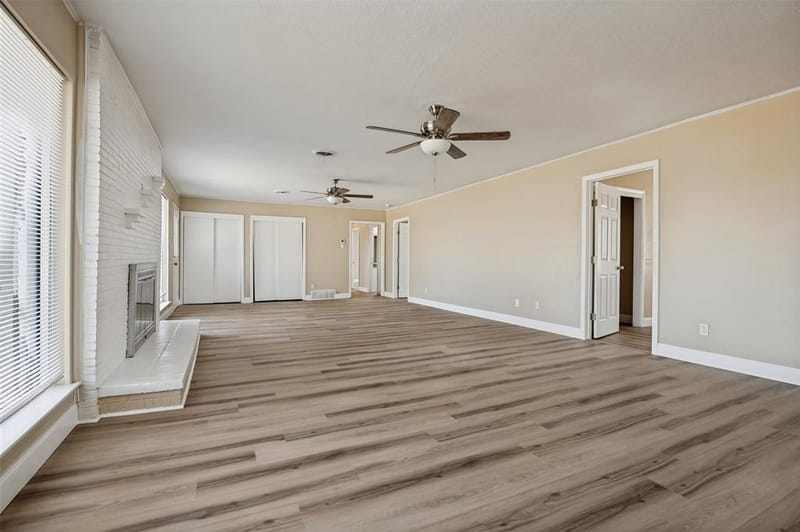 325 Crescent Drive, Grand Prairie TX 75050 - Photo 5