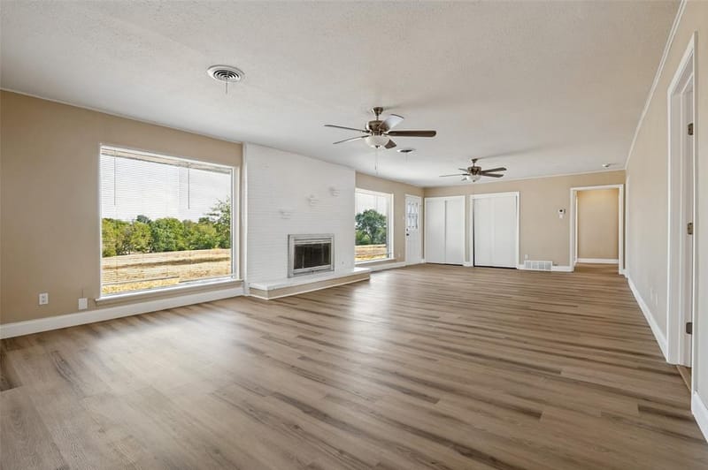 325 Crescent Drive, Grand Prairie TX 75050 - Photo 4