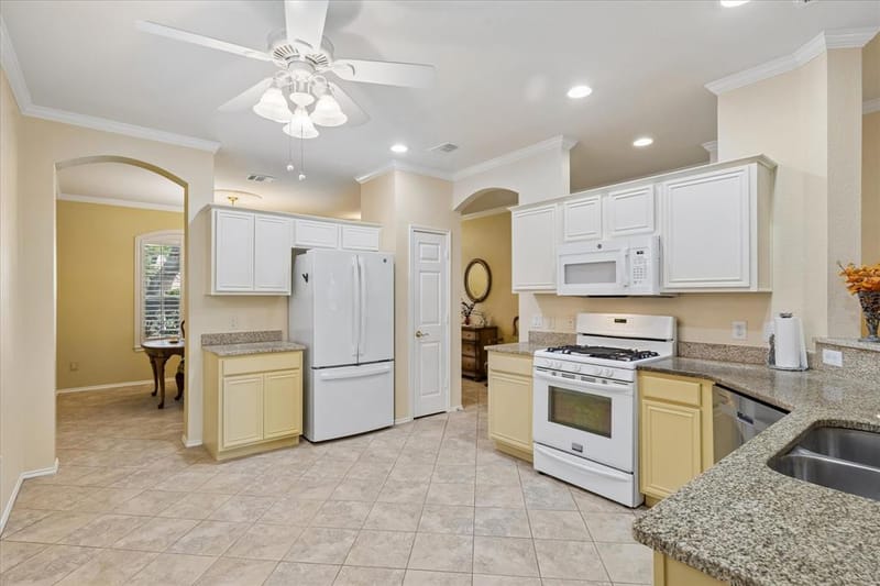 12640 Black Cherry Lane, Fort Worth TX 76040 - Photo 11