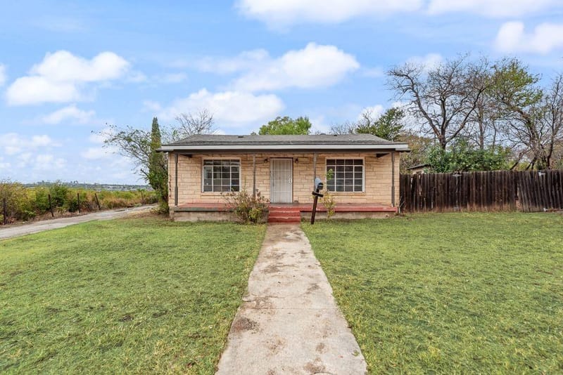 2301 Annabelle, Fort Worth TX 76119 - Photo 2