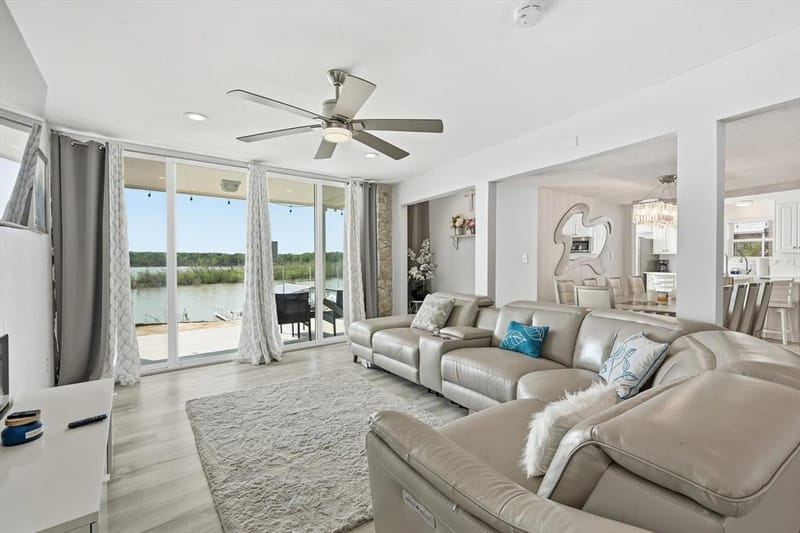 732 Blue Fathom Drive, Runaway Bay TX 76426 - Photo 10