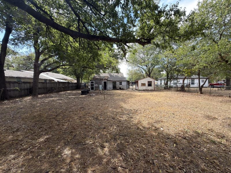 8367 Transit Street, Dallas TX 75217 - Photo 14