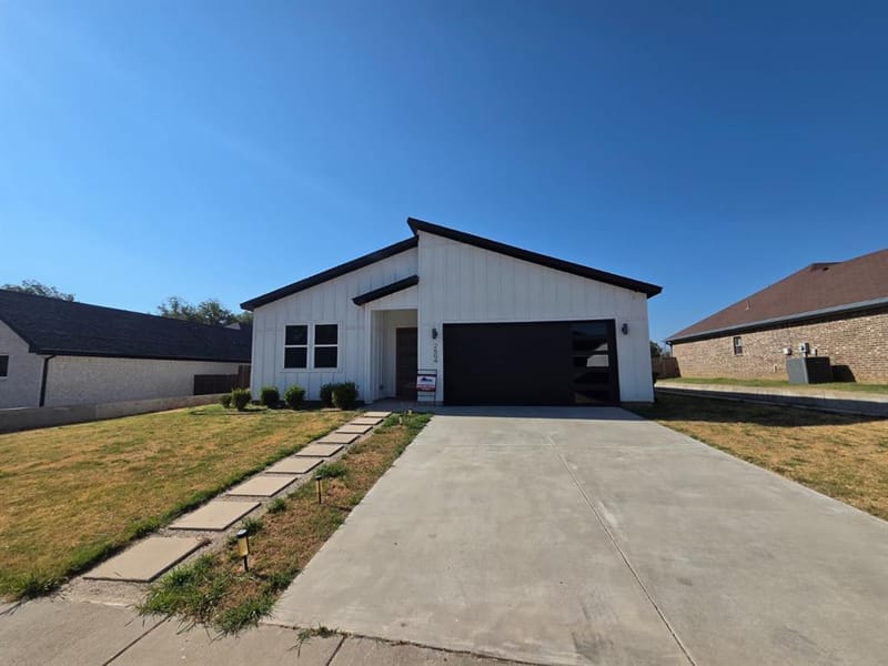 2604 Flora Lane, Denison TX 75020 - Photo 2