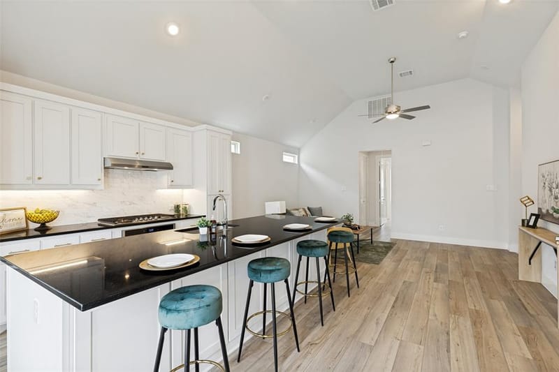 8117 Radnor Road, Dallas TX 75231 - Photo 12