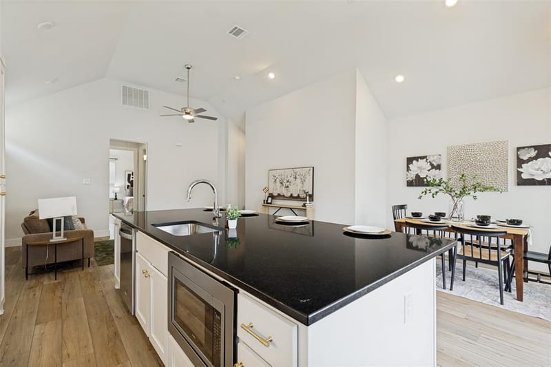 8117 Radnor Road, Dallas TX 75231 - Photo 11