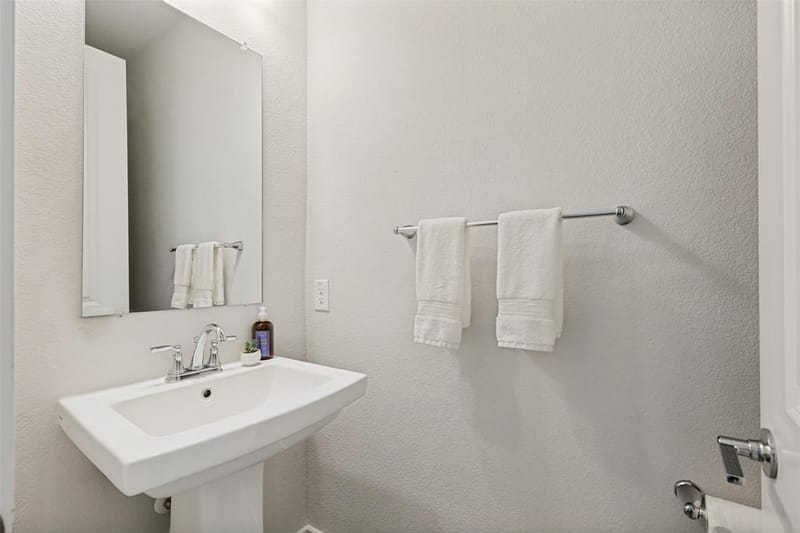 8117 Radnor Road, Dallas TX 75231 - Photo 25