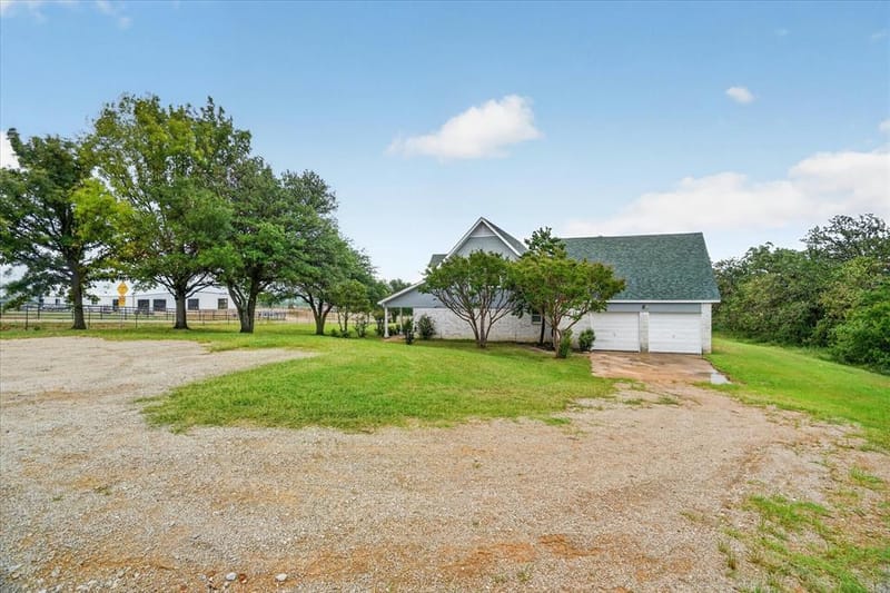 4697 Holbrook Road, Springtown TX 76082 - Photo 6