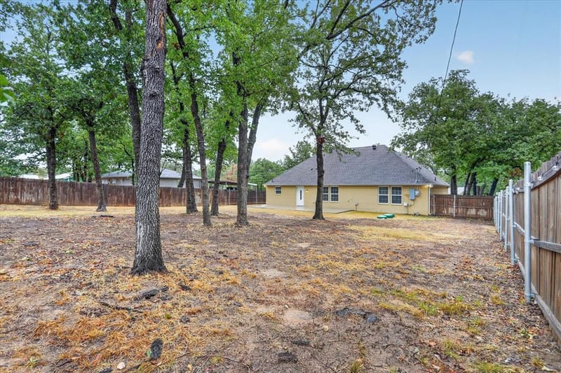 1612 Tanglewood Drive, Azle TX 76020 - Photo 38