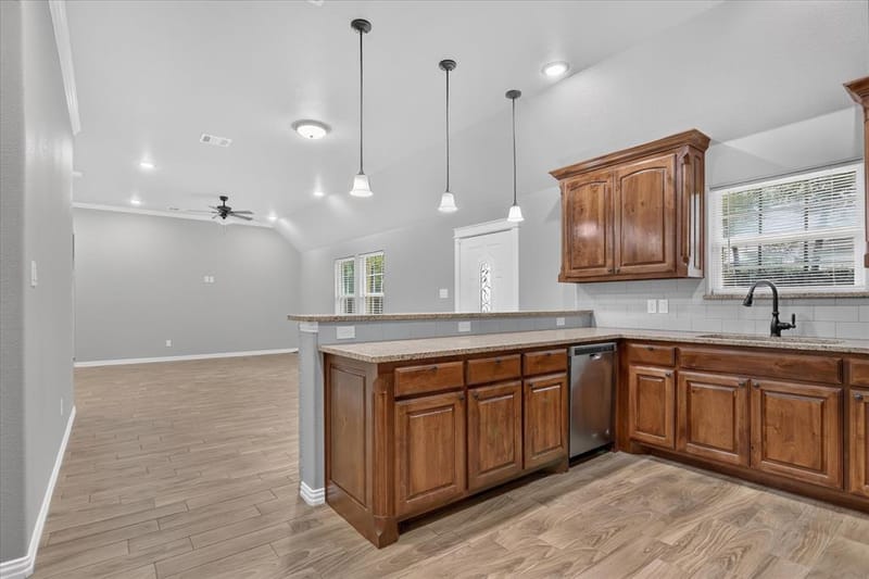 1612 Tanglewood Drive, Azle TX 76020 - Photo 15