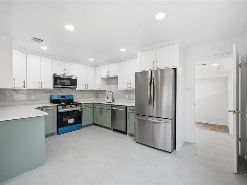 10270 Kilkenny Place, Dallas TX 75228 - Photo 2