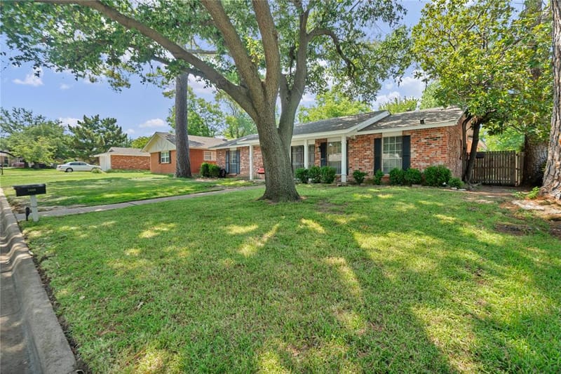 3408 Hastings Drive, Arlington TX 76013 - Photo 2