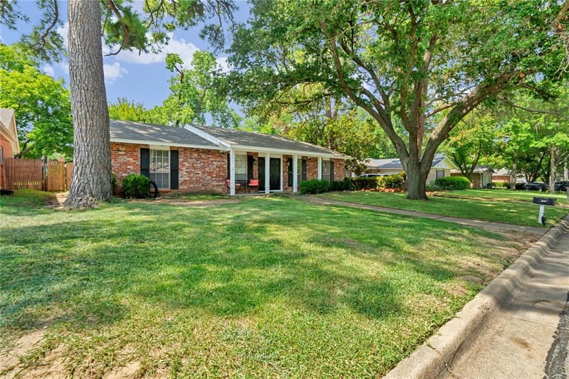 3408 Hastings Drive, Arlington TX 76013 - Photo 3