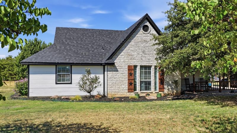 1870 Ross Lane # 1, Springtown TX 76082 - Photo 9