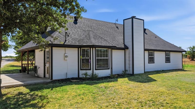 1870 Ross Lane # 1, Springtown TX 76082 - Photo 30