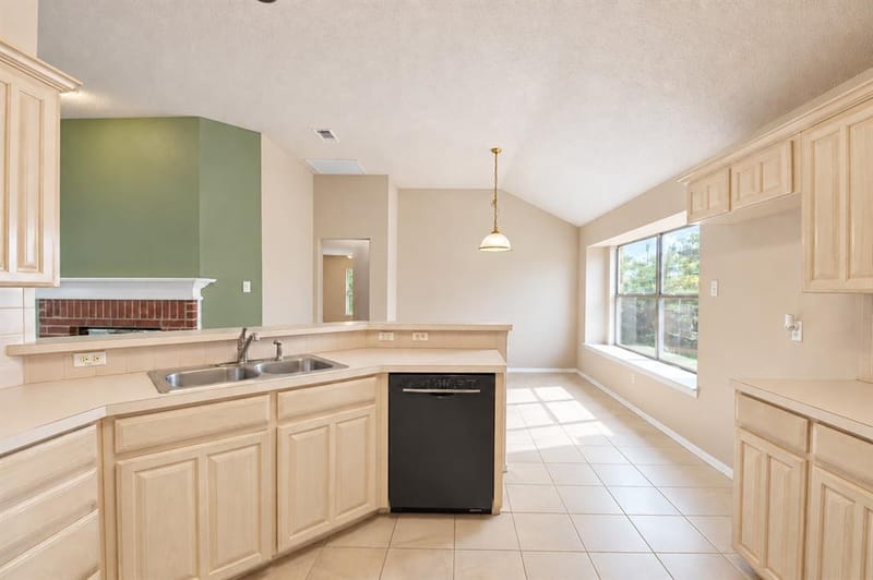 6917 Coldwater Canyon Road, Fort Worth TX 76132 - Photo 8