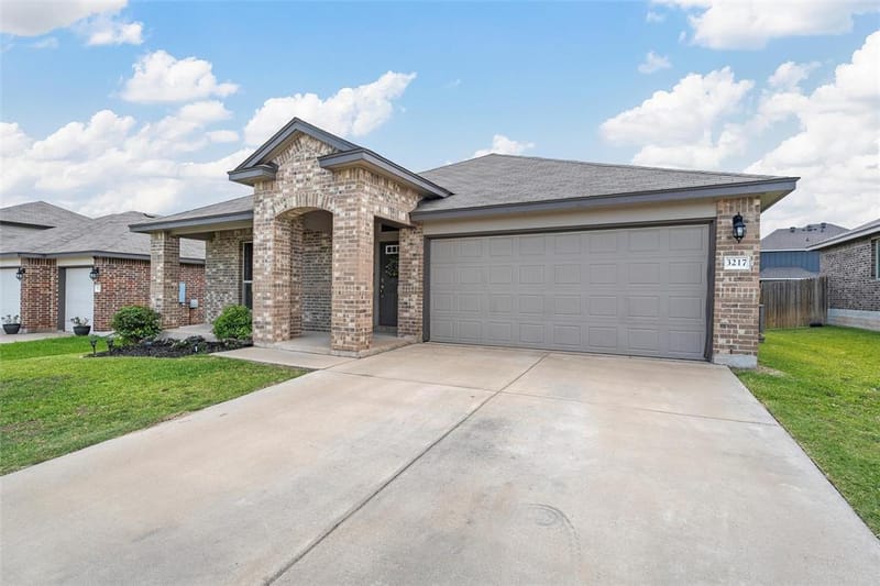 3217 Beutel Road, Lorena TX 76655 - Photo 4