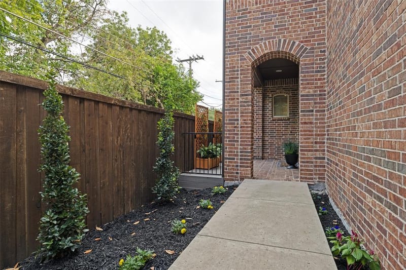 8686 Thorbrush Place, Dallas TX 75238 - Photo 2