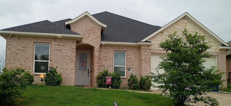 2806 Hackberry Drive, Ennis TX 75119