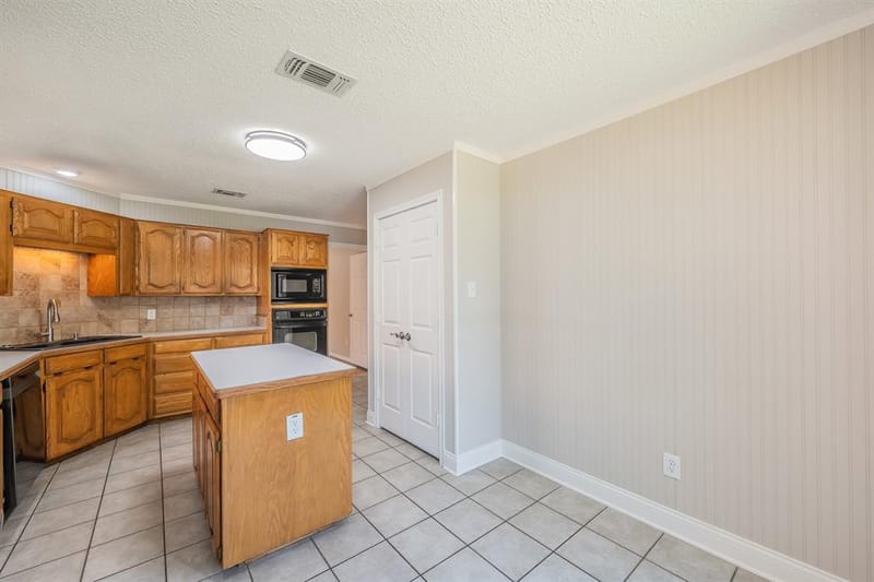 5029 Barberry Drive, Fort Worth TX 76133 - Photo 12