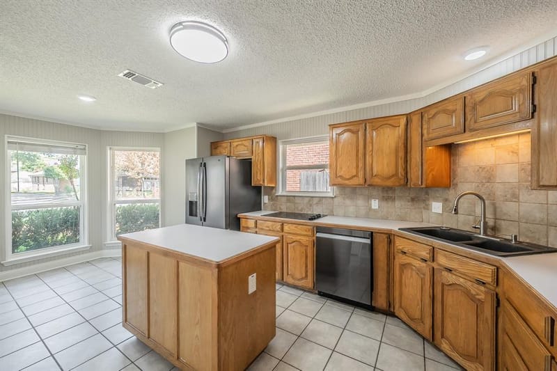 5029 Barberry Drive, Fort Worth TX 76133 - Photo 10