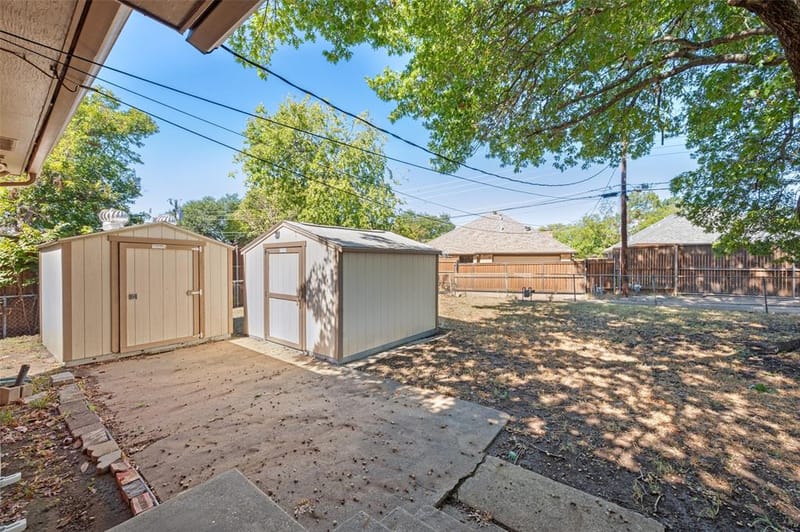 8819 Graywood Drive, Dallas TX 75243 - Photo 24