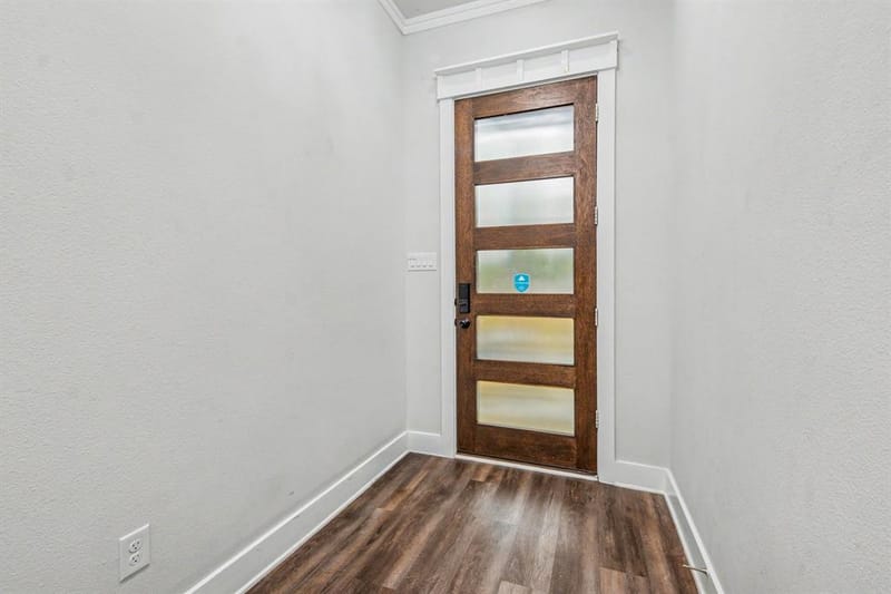 1435 Strickland Street, Dallas TX 75216 - Photo 8