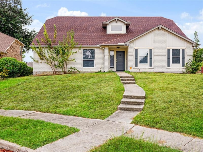 2911 Creekside Court, Carrollton TX 75007 - Photo 2