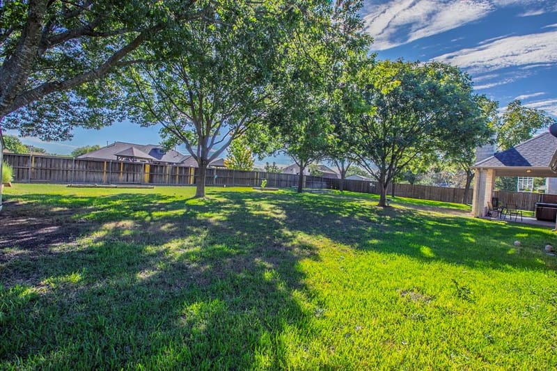 120 Crestbrook Court, Midlothian TX 76065 - Photo 10