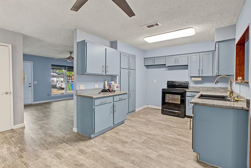 4716 Kyle Drive, Balch Springs TX 75180 - Photo 9
