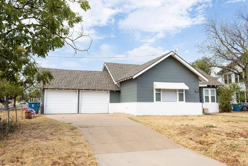 312 W Lindsey Street, Breckenridge TX 76424