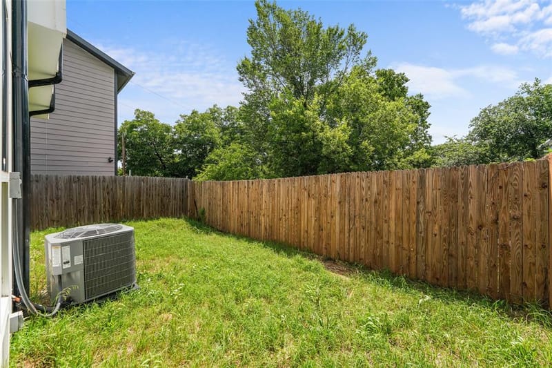 3142 Harmon Street, Dallas TX 75215 - Photo 29