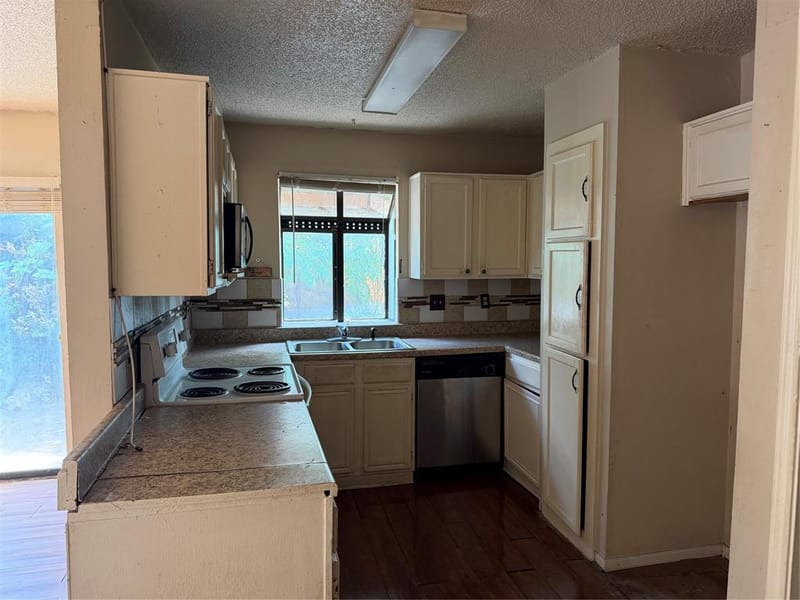 1110 Sandalwood Lane, DeSoto TX 75115 - Photo 5
