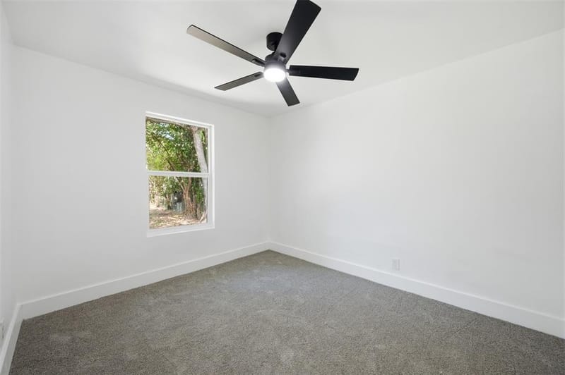 905 E Shaw Street, Fort Worth TX 76110 - Photo 13