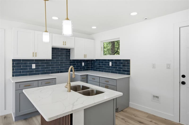 905 E Shaw Street, Fort Worth TX 76110 - Photo 7