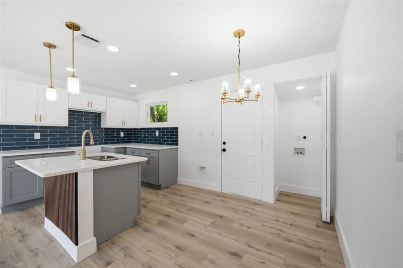 905 E Shaw Street, Fort Worth TX 76110 - Photo 8
