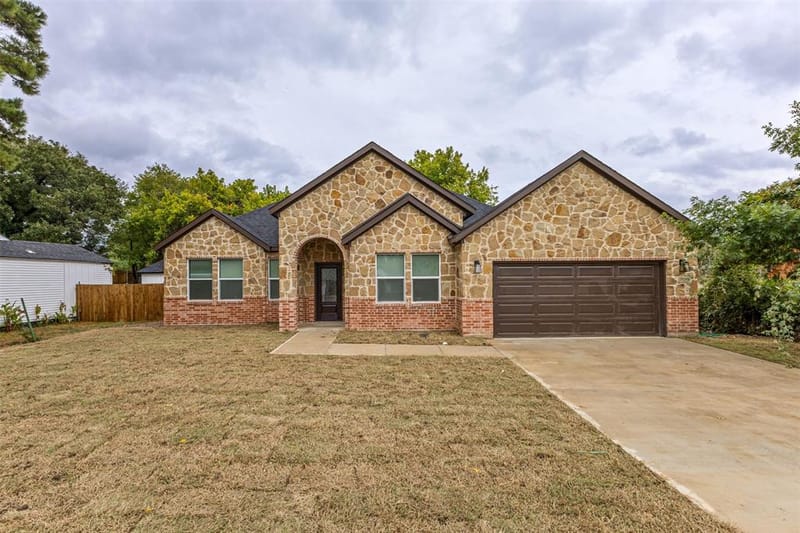 907 Howard Street, Seagoville TX 75159