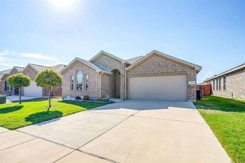 8925 Finn Lane, Fort Worth TX 76131 - Photo 4
