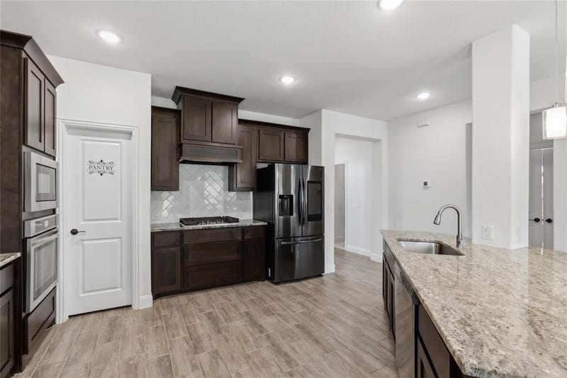 9121 Desert Flora Drive, Fort Worth TX 76131 - Photo 8