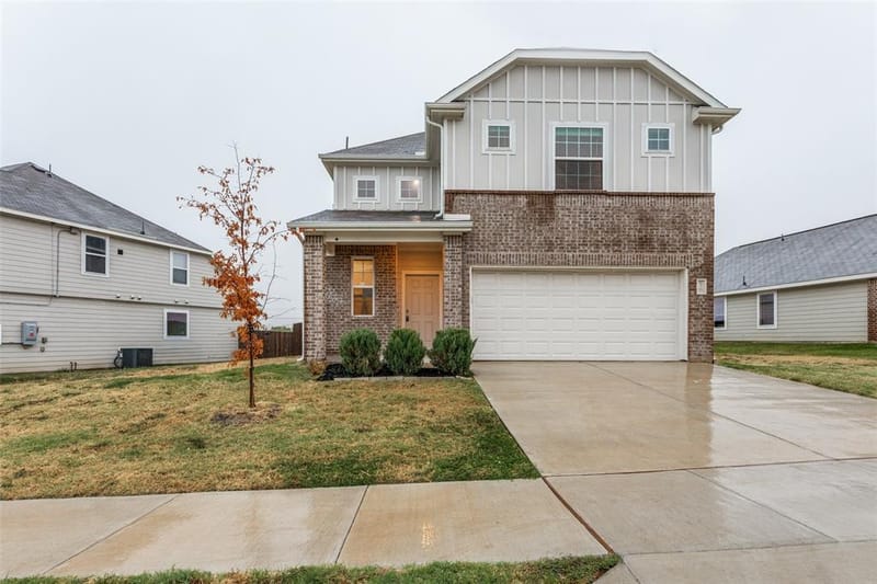 829 Jetliner Avenue, Fort Worth TX 76131
