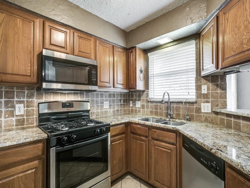 904 Vicksburg Lane, Burleson TX 76028 - Photo 13