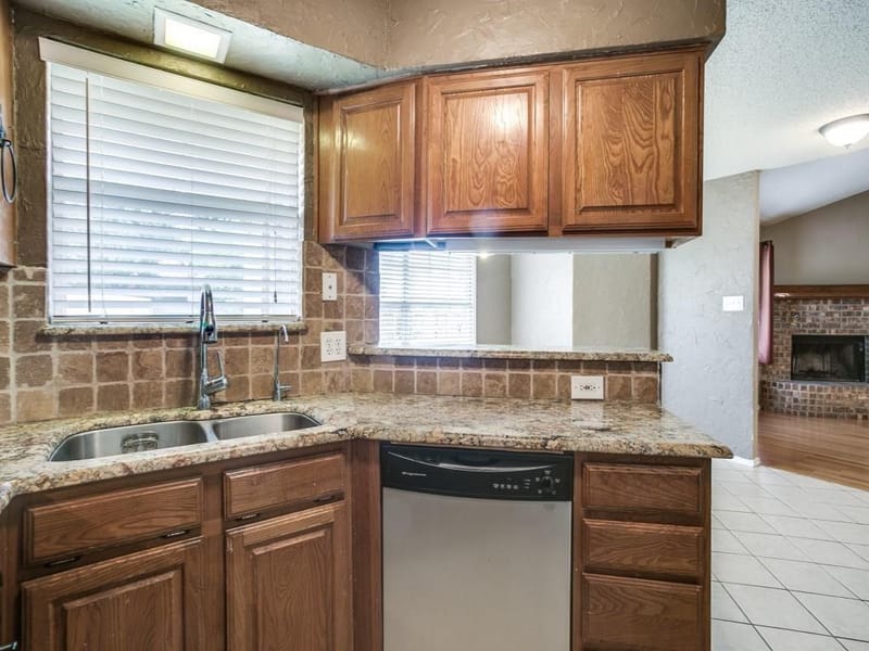904 Vicksburg Lane, Burleson TX 76028 - Photo 12