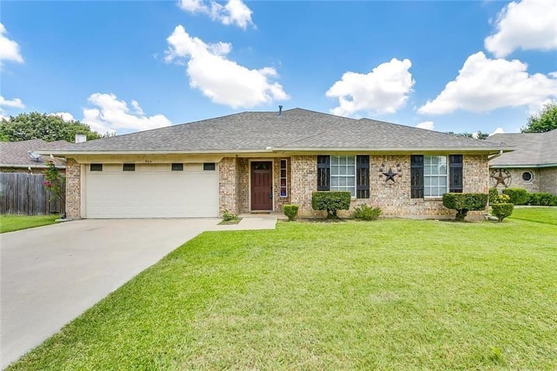904 Vicksburg Lane, Burleson TX 76028