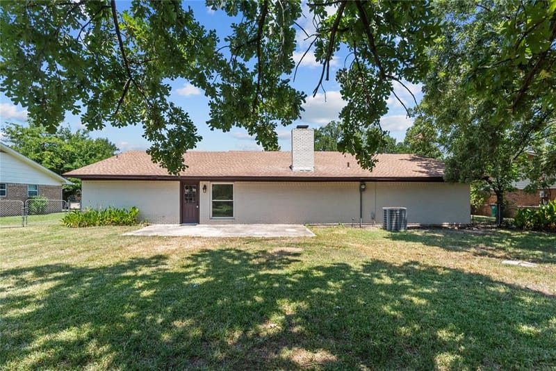 2008 Maplewood Drive, Gainesville TX 76240 - Photo 30