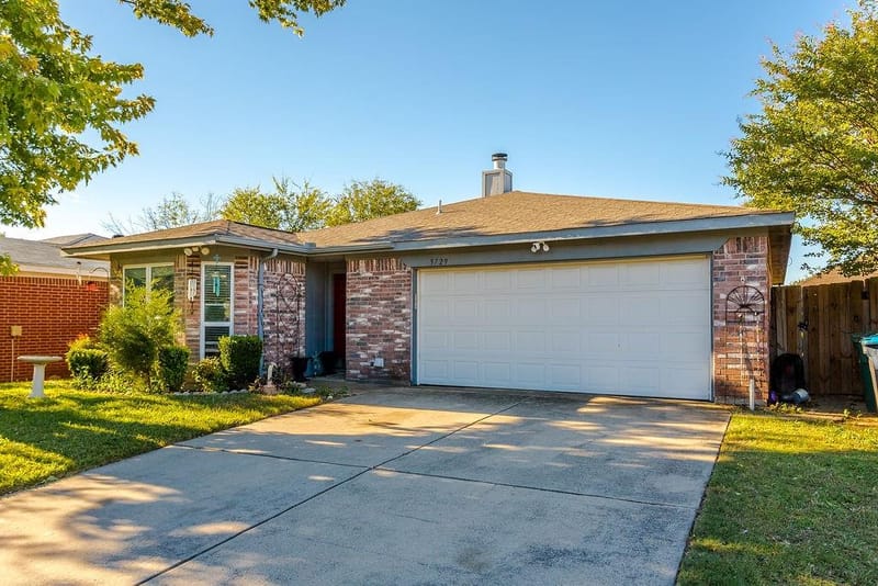 5729 Stone Meadow Lane, Fort Worth TX 76179 - Photo 3