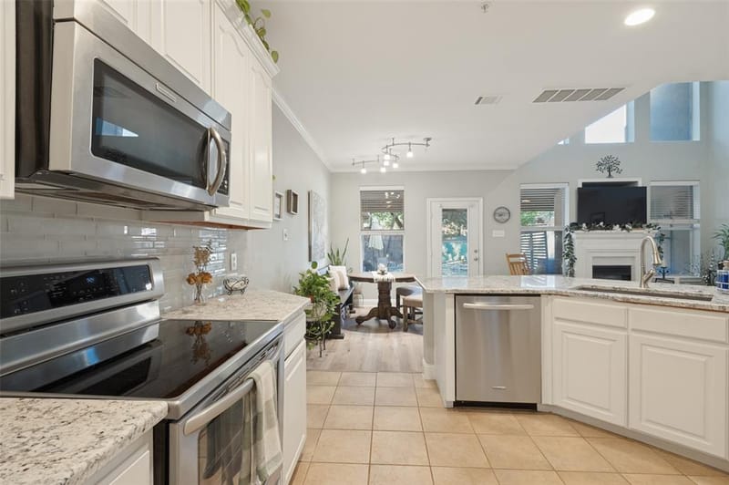 604 Jamboree Way, Euless TX 76039 - Photo 9