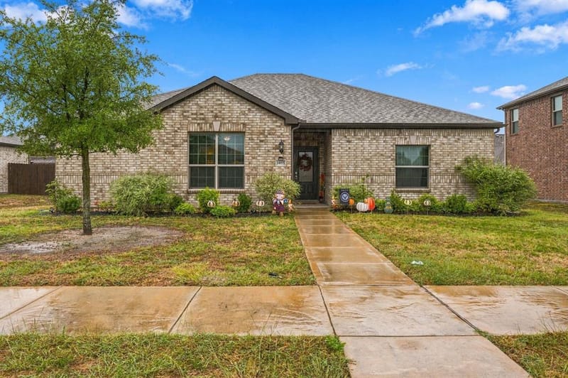 1405 Kite Street, DeSoto TX 75115 - Photo 2