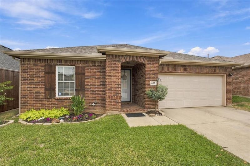 632 Montgomery Drive, Lake Dallas TX 75065