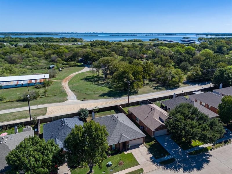 632 Montgomery Drive, Lake Dallas TX 75065 - Photo 25